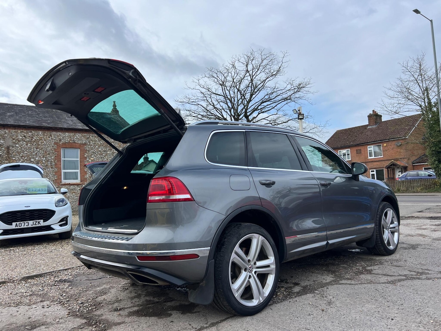 Used Volkswagen Touareg 2016 for sale - 77633751: Photo 77