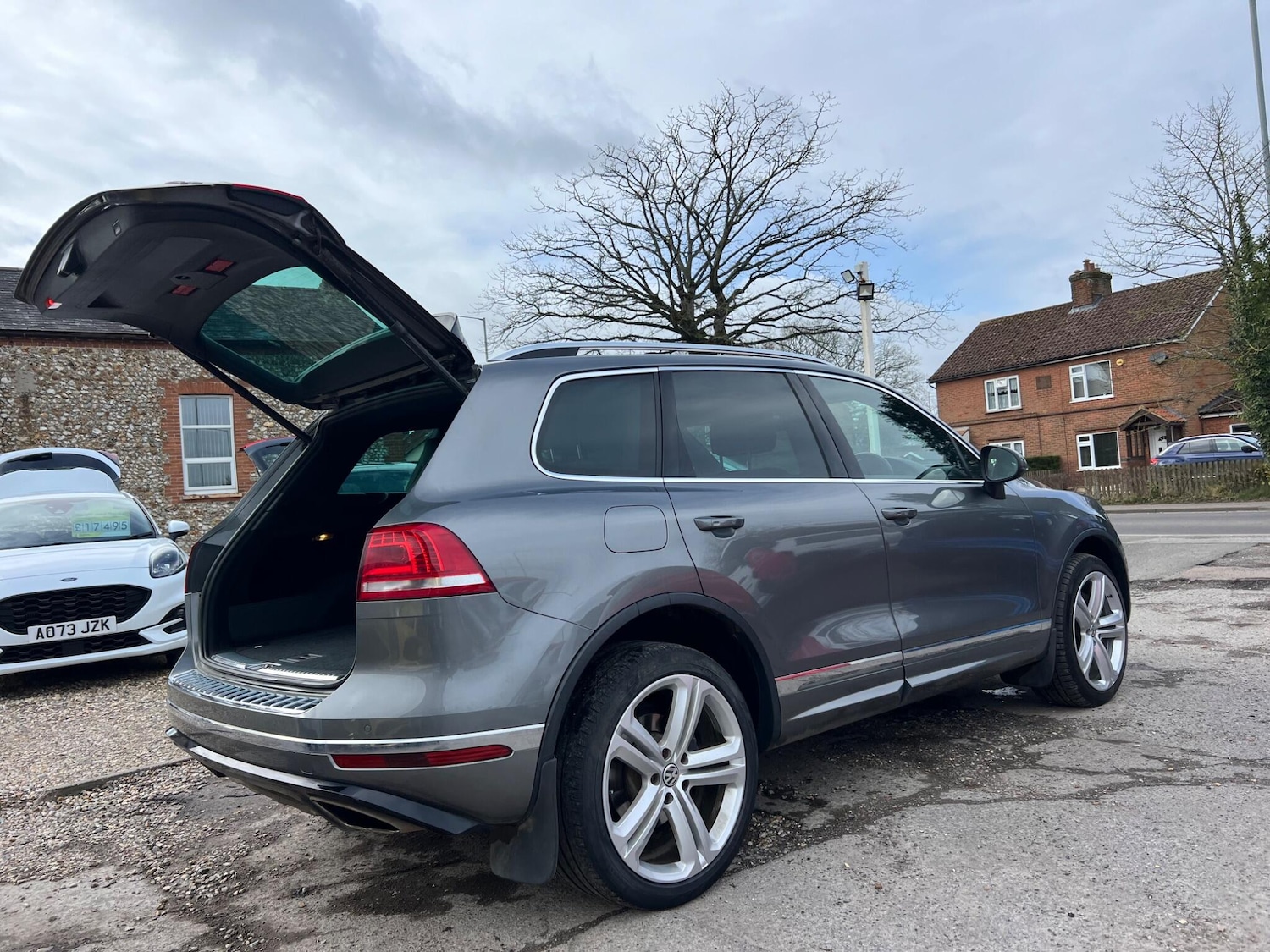 Used Volkswagen Touareg 2016 for sale - 77633751: Photo 79