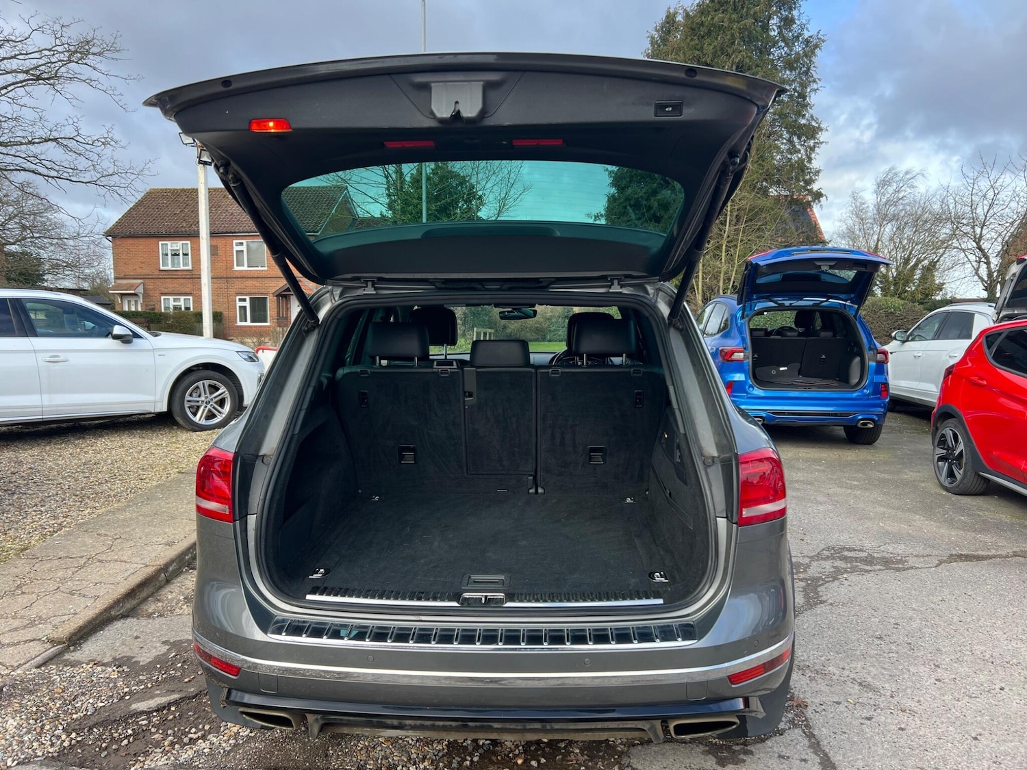 Used Volkswagen Touareg 2016 for sale - 77633751: Photo 96