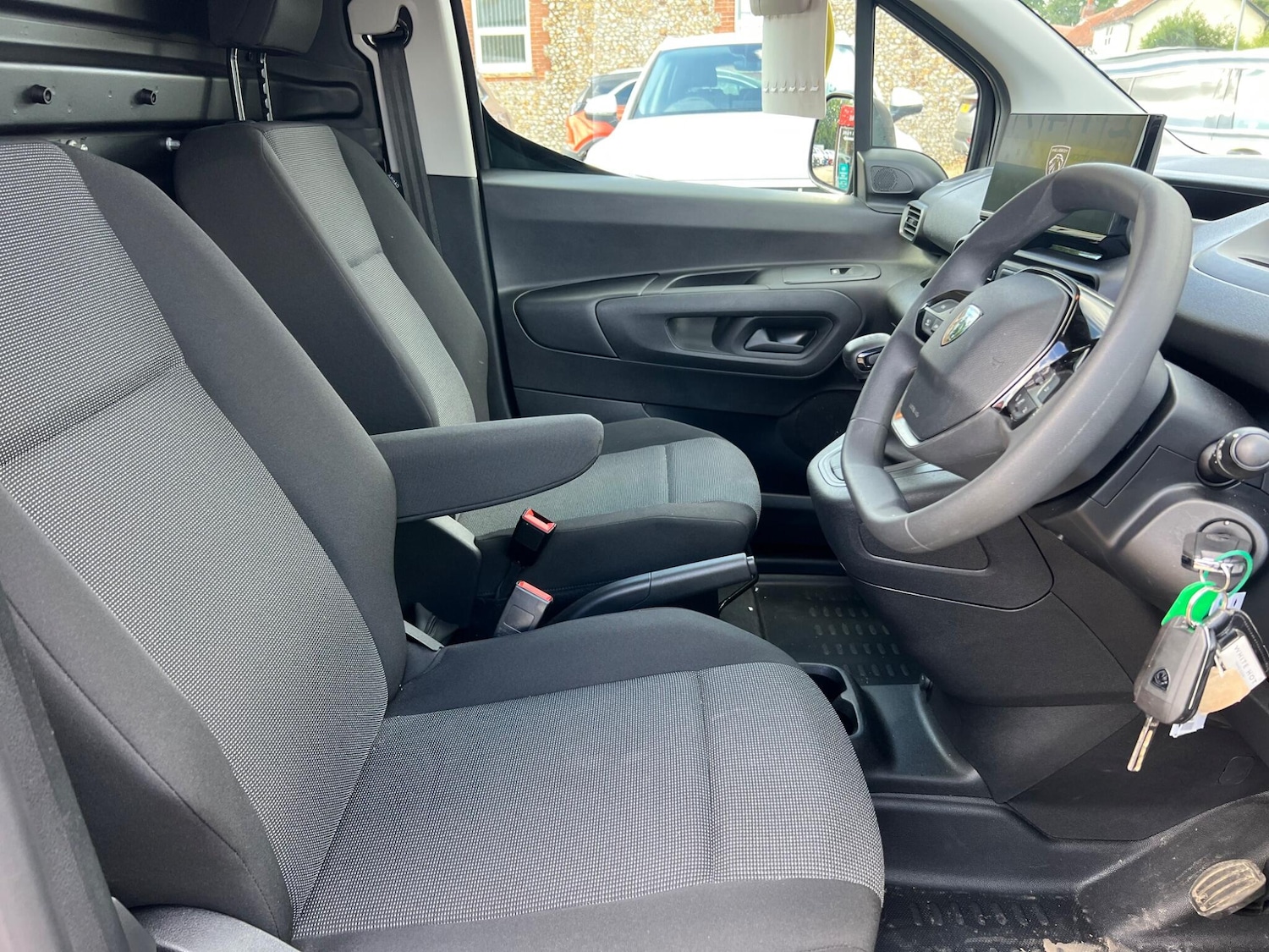 Used Peugeot Partner 2024 for sale - 75646604: Photo 30