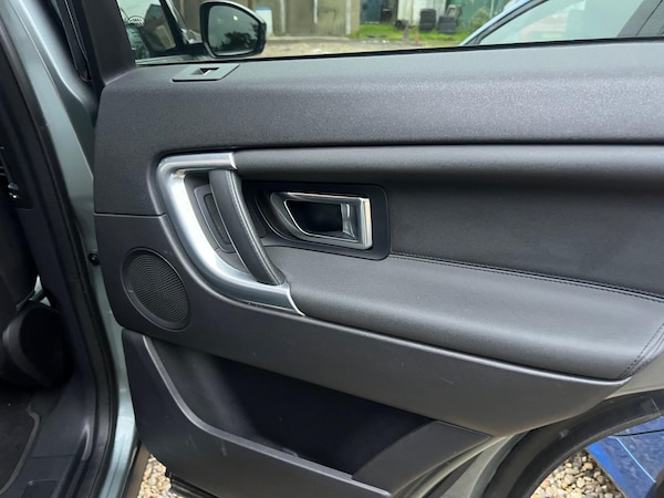 Used Land Rover Discovery Sport for sale - 76239718: Photo 2