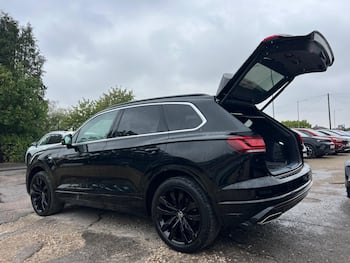 Used Volkswagen Touareg 2023 for sale - 79576222: Photo
