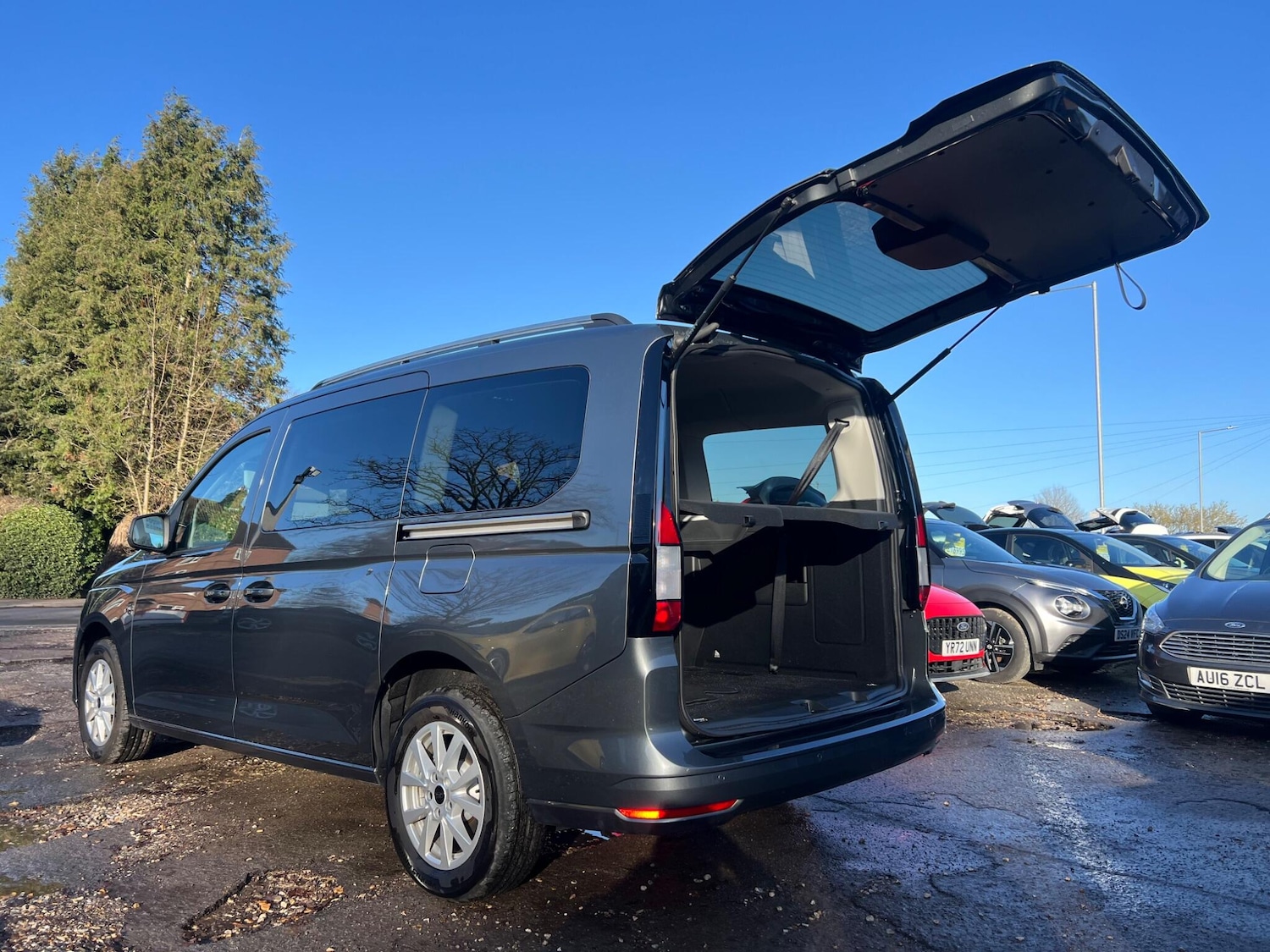 Used Ford Grand Tourneo Connect 2025 for sale - 76700999: Photo 7