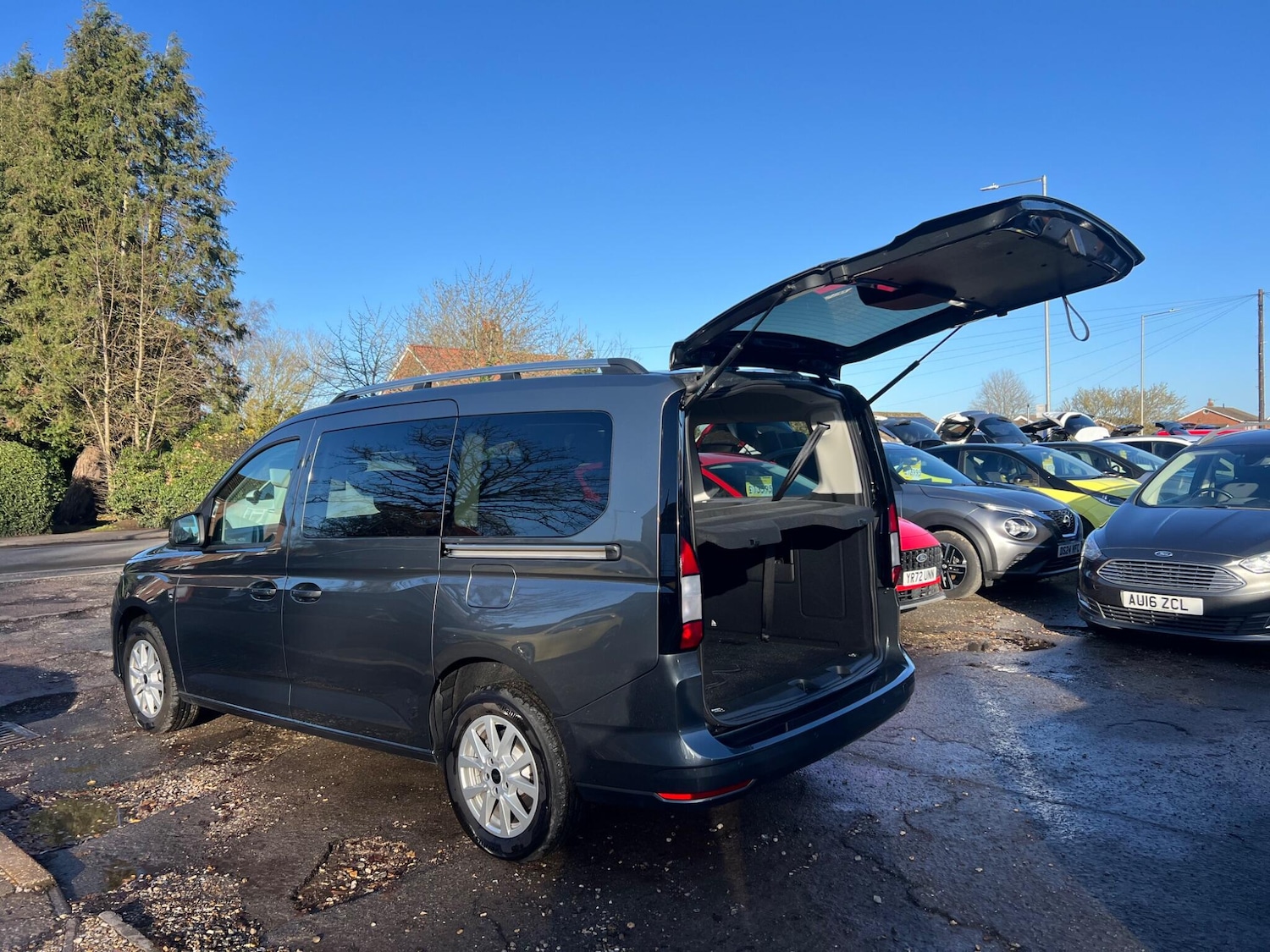 Used Ford Grand Tourneo Connect 2025 for sale - 76700999: Photo 9