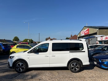Used Ford Grand Tourneo Connect 2023 for sale - 78854407: Photo