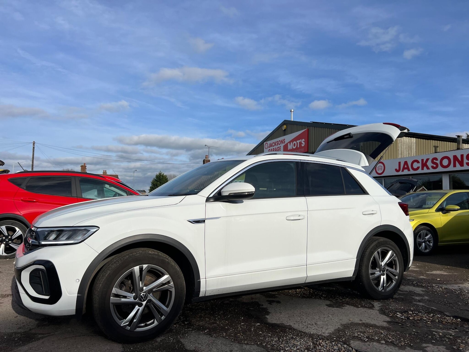 Used Volkswagen T-Roc 2023 for sale - 77267618: Photo 10