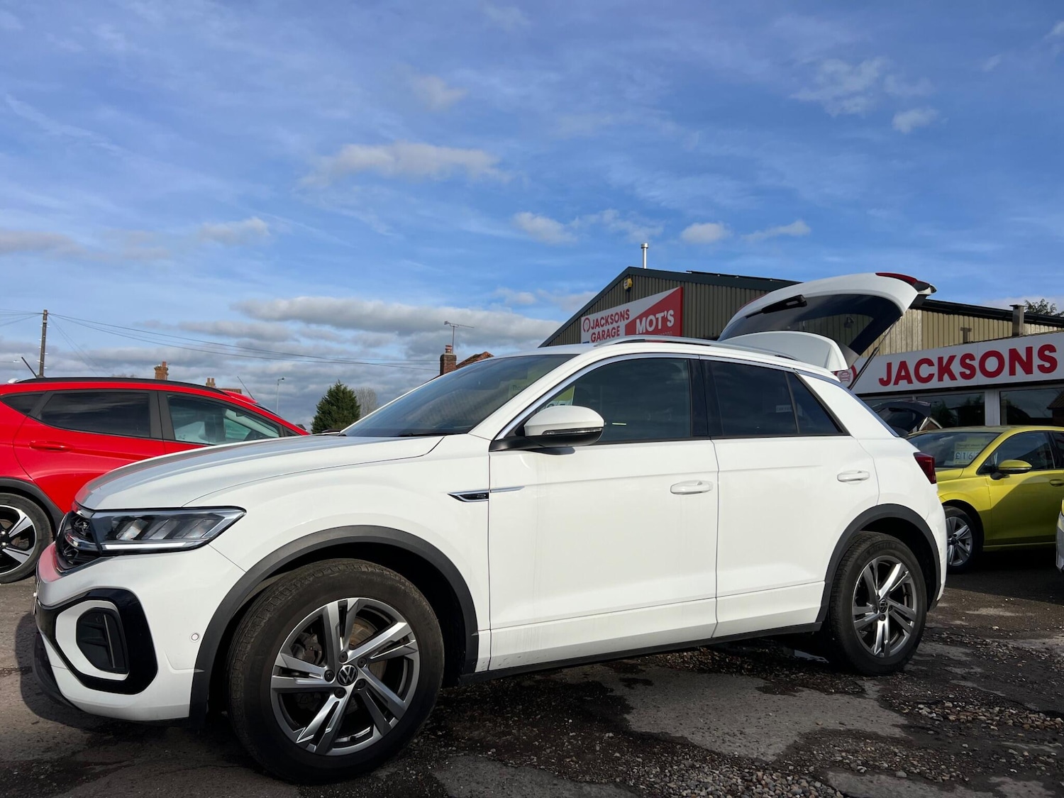 Used Volkswagen T-Roc 2023 for sale - 77267618: Photo 11