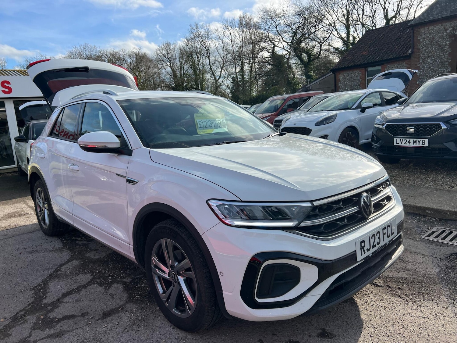 Used Volkswagen T-Roc 2023 for sale - 77267618: Photo 19