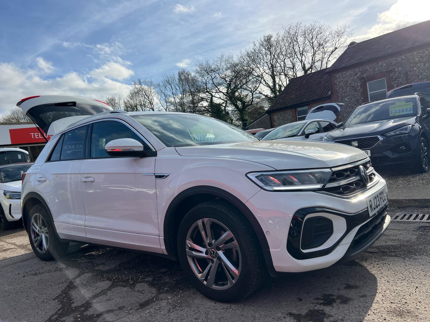 Used Volkswagen T-Roc 2023 for sale - 77267618: Photo 25