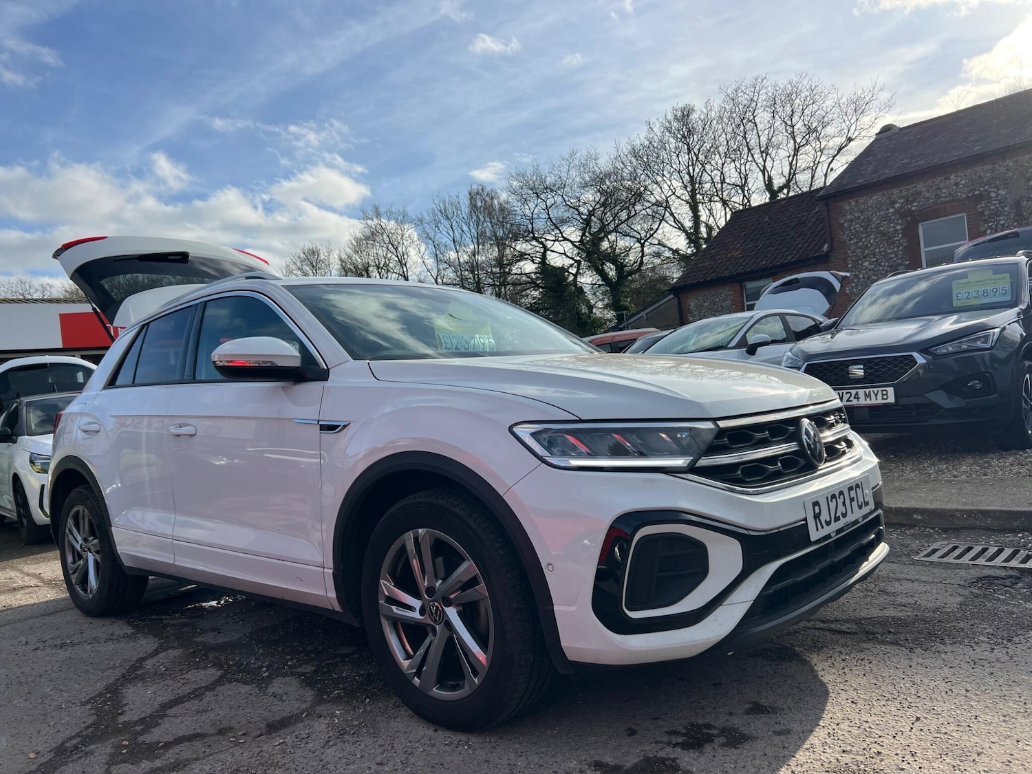 Used Volkswagen T-Roc 2023 for sale - 77267618: Photo 26