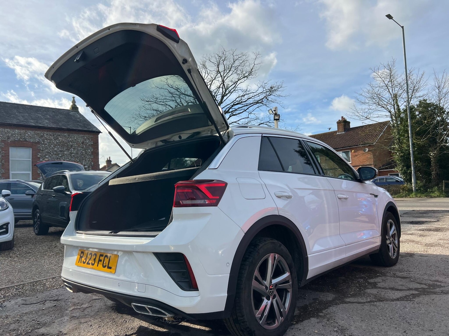 Used Volkswagen T-Roc 2023 for sale - 77267618: Photo 30