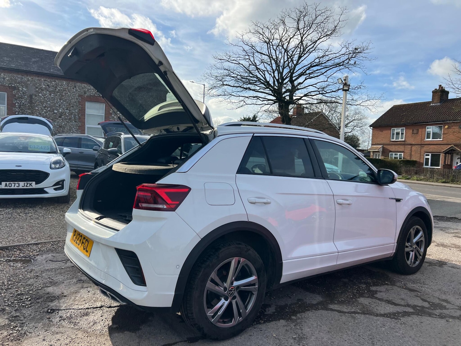 Used Volkswagen T-Roc 2023 for sale - 77267618: Photo 32