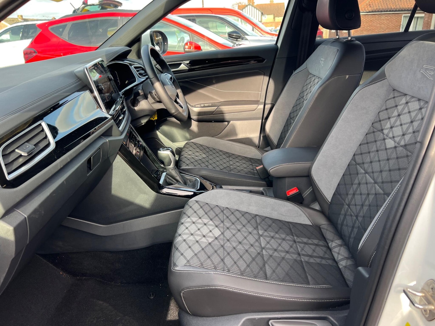 Used Volkswagen T-Roc 2023 for sale - 77267618: Photo 50