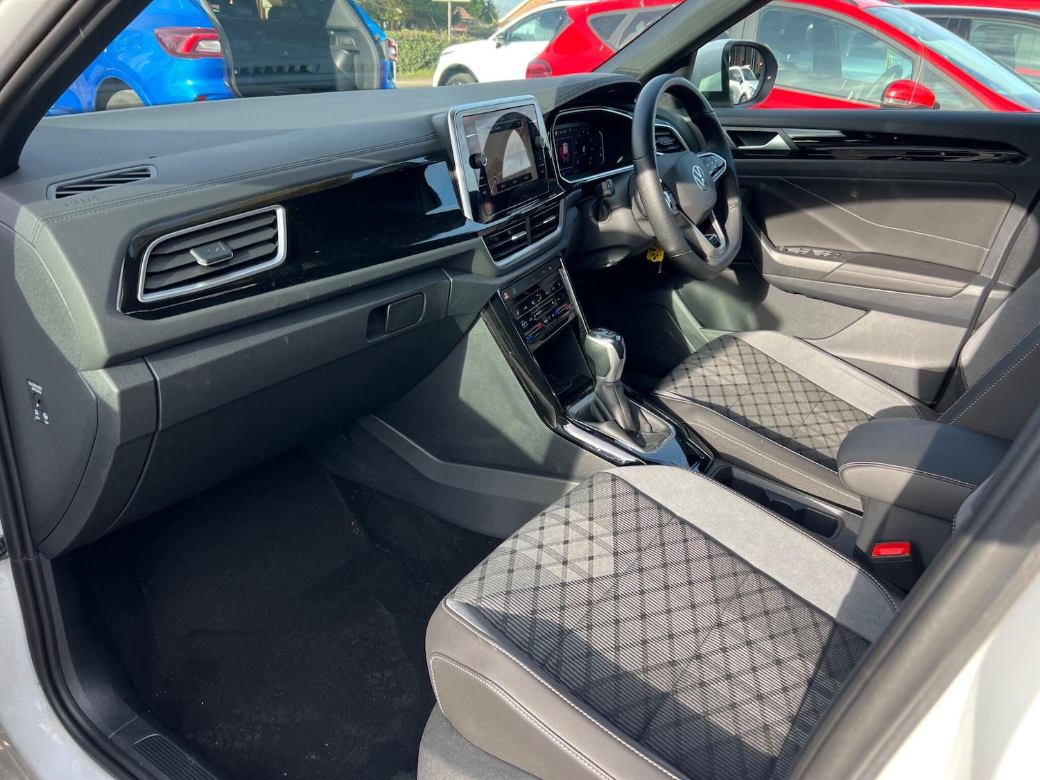 Used Volkswagen T-Roc 2023 for sale - 77267618: Photo 51