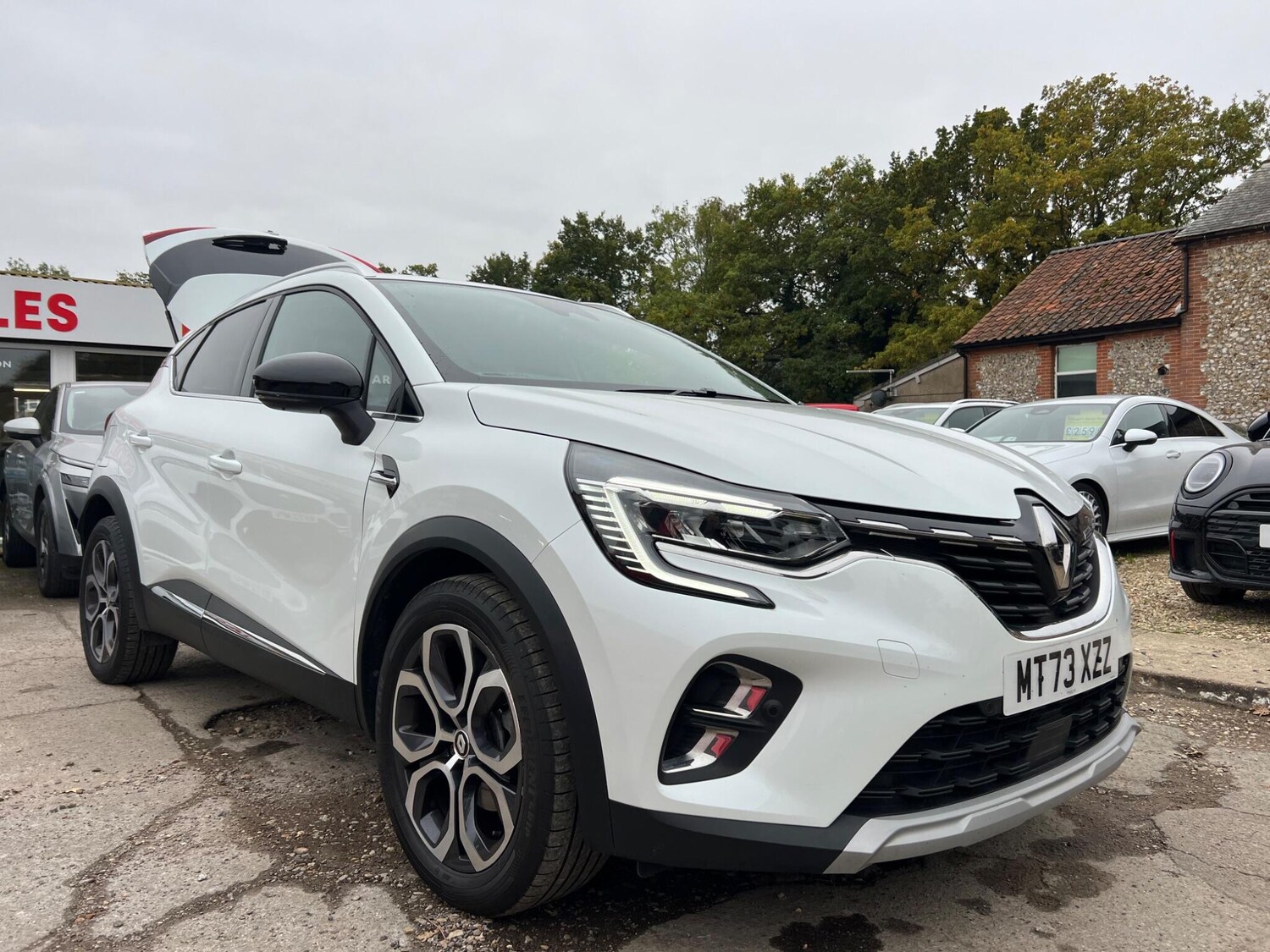 Used Renault Captur 2023 for sale - 76121375: Photo 10