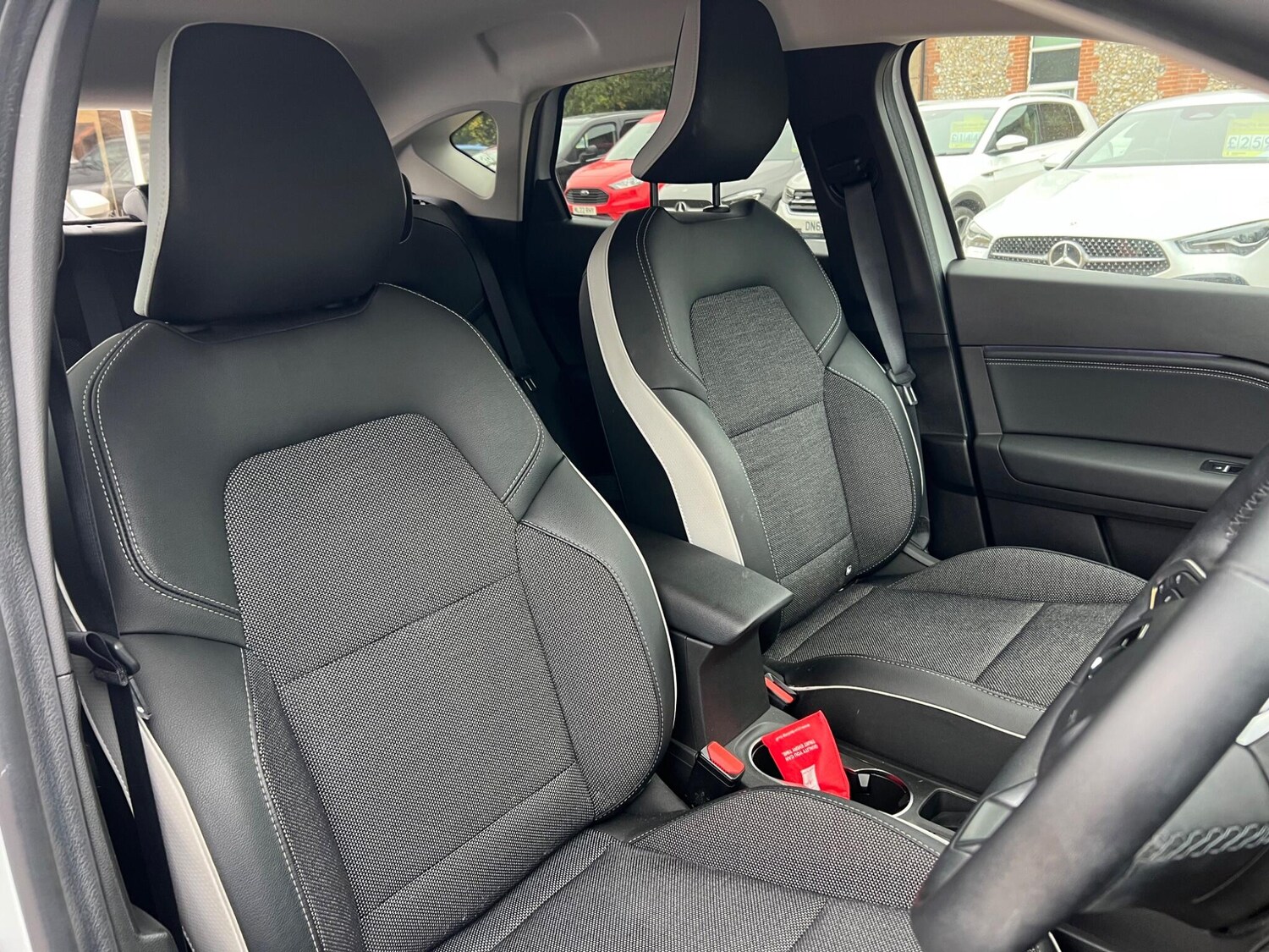 Used Renault Captur 2023 for sale - 76121375: Photo 6