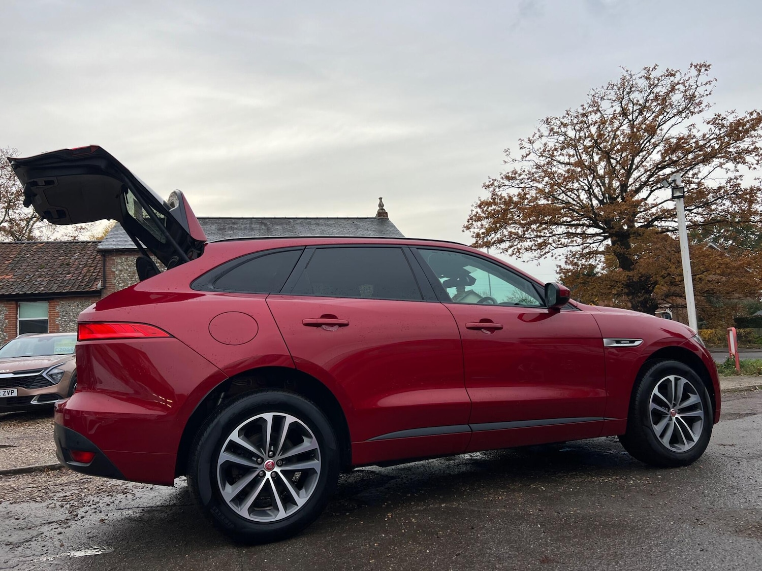 Used Jaguar F-Pace 2017 for sale - 76498844: Photo 11