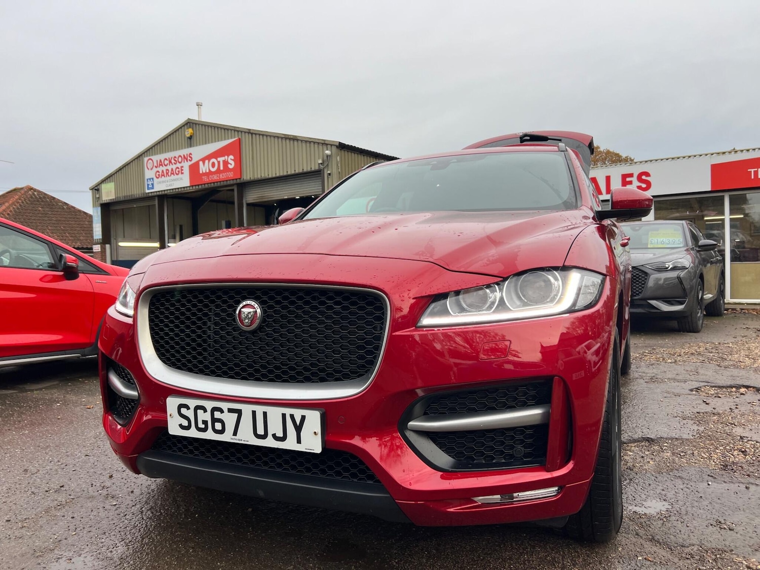 Used Jaguar F-Pace 2017 for sale - 76498844: Photo 32
