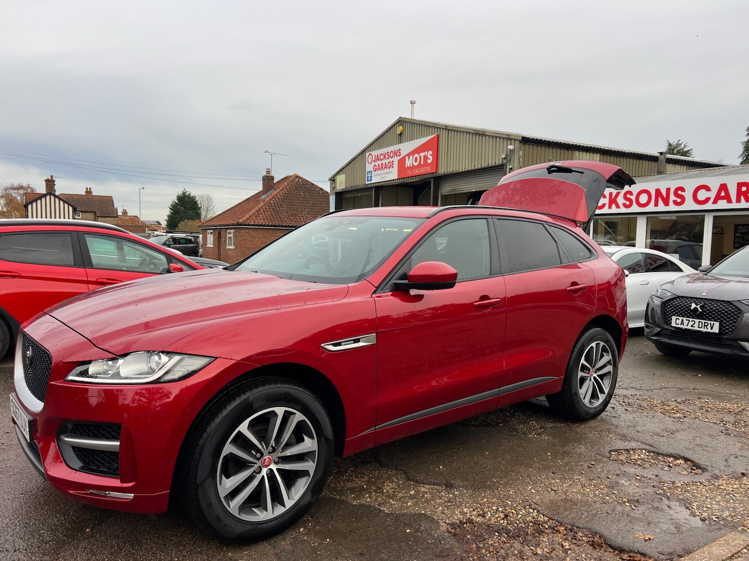 Used Jaguar F-Pace 2017 for sale - 76498844: Photo 38