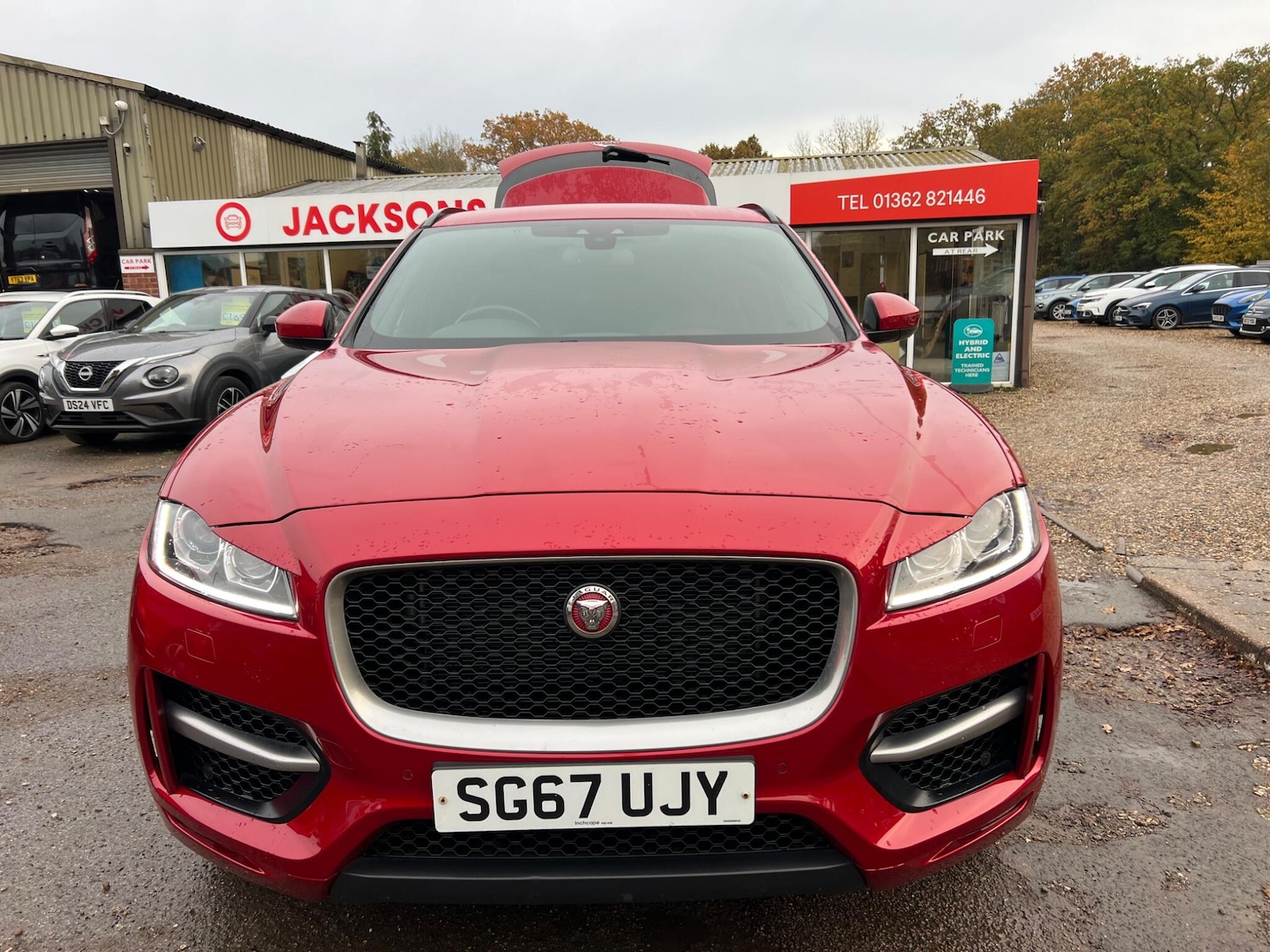 Used Jaguar F-Pace 2017 for sale - 76498844: Photo 4
