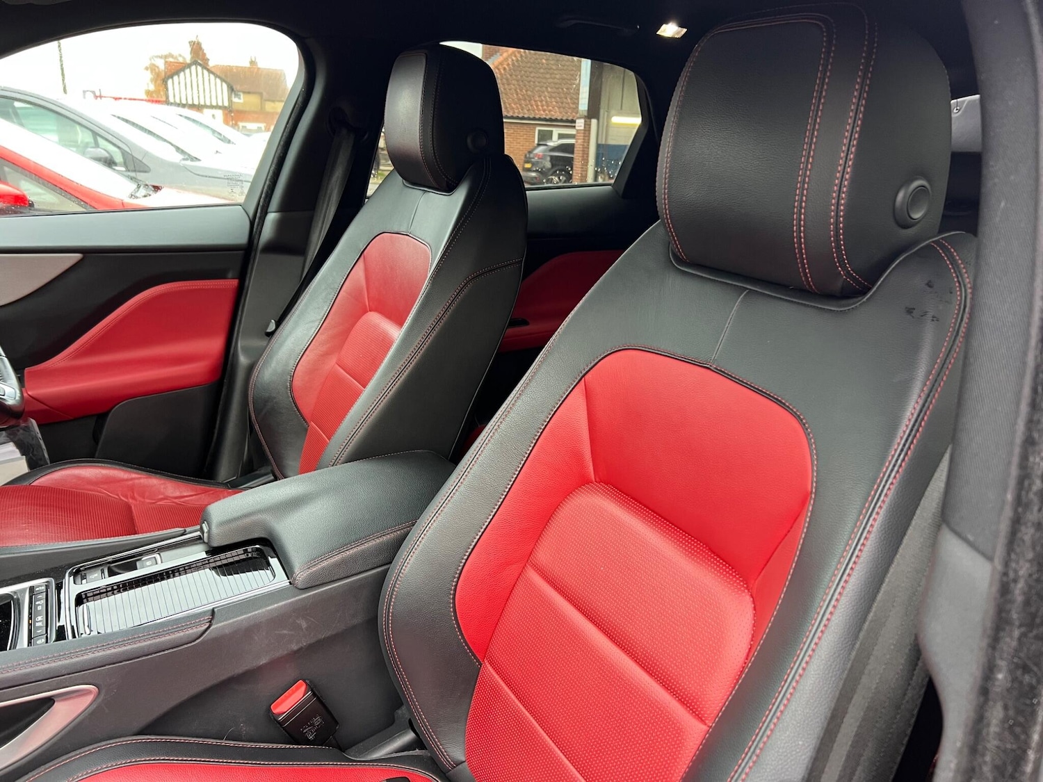 Used Jaguar F-Pace 2017 for sale - 76498844: Photo 48