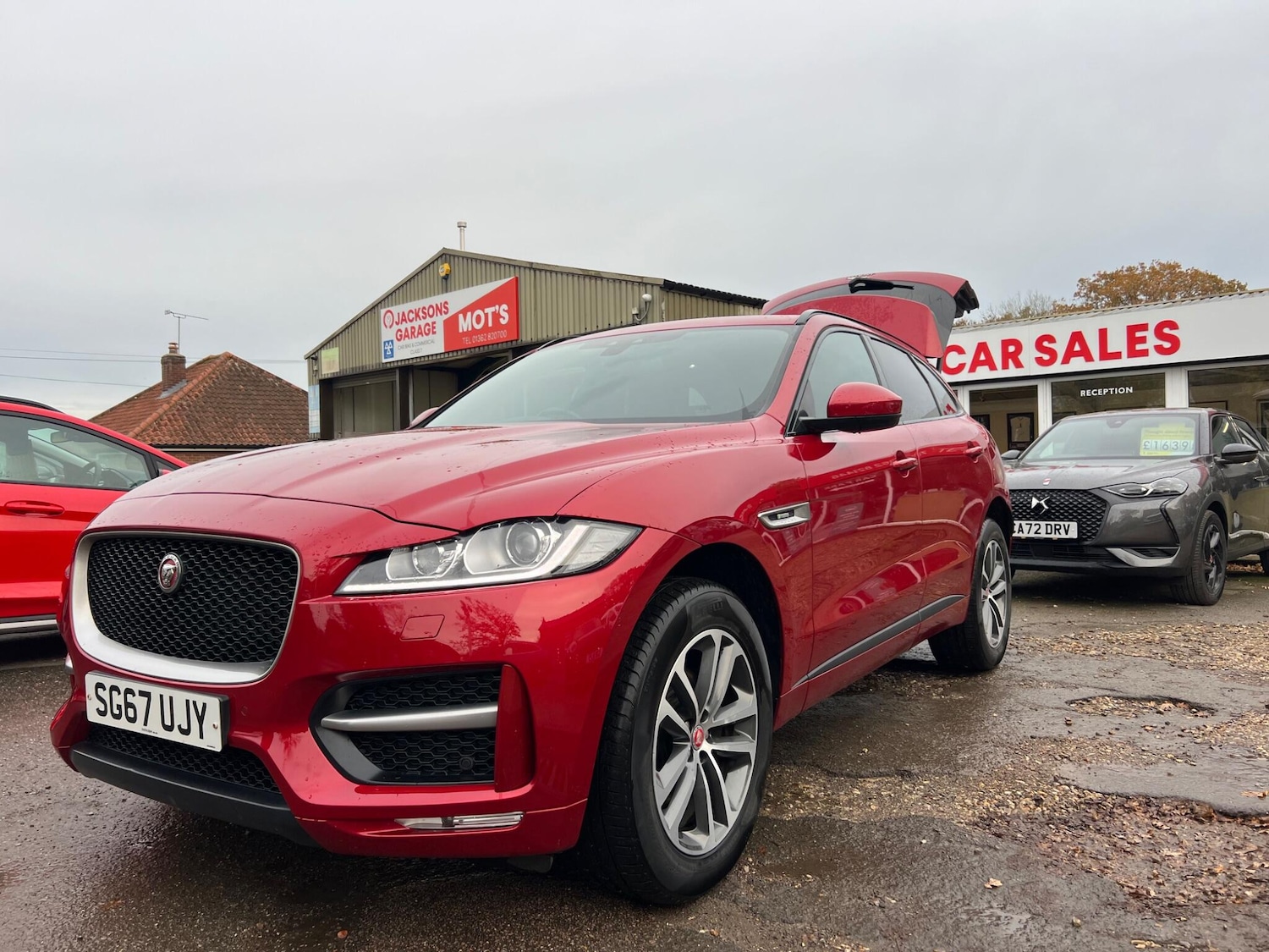 Used Jaguar F-Pace 2017 for sale - 76498844: Photo 6