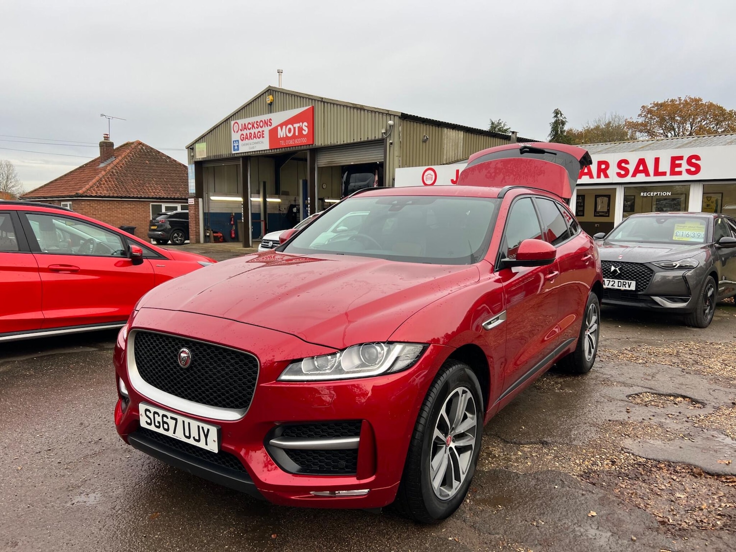 Used Jaguar F-Pace 2017 for sale - 76498844: Photo 7