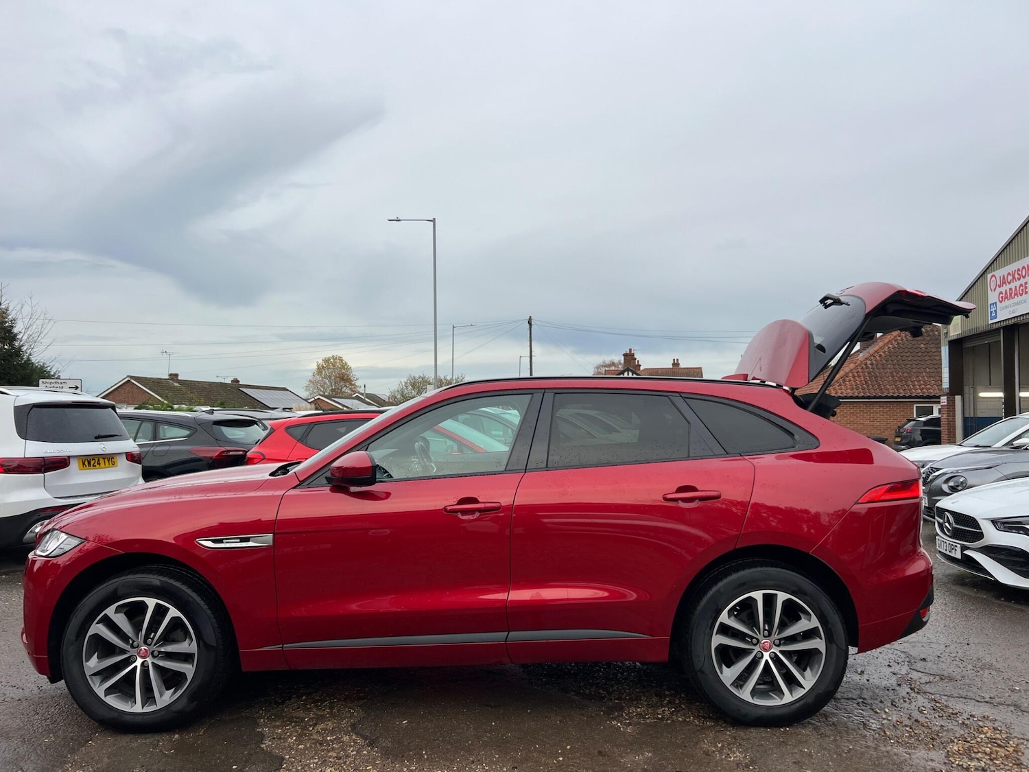 Used Jaguar F-Pace 2017 for sale - 76498844: Photo 8