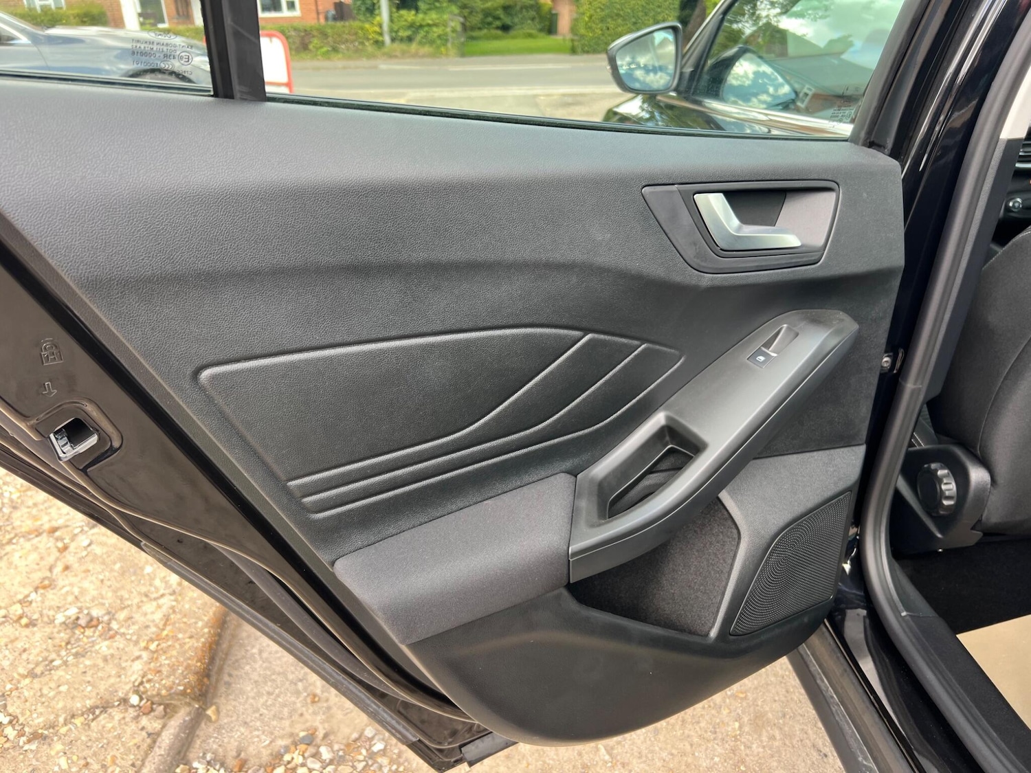 Used Ford Focus for sale - 76988918: Photo 64