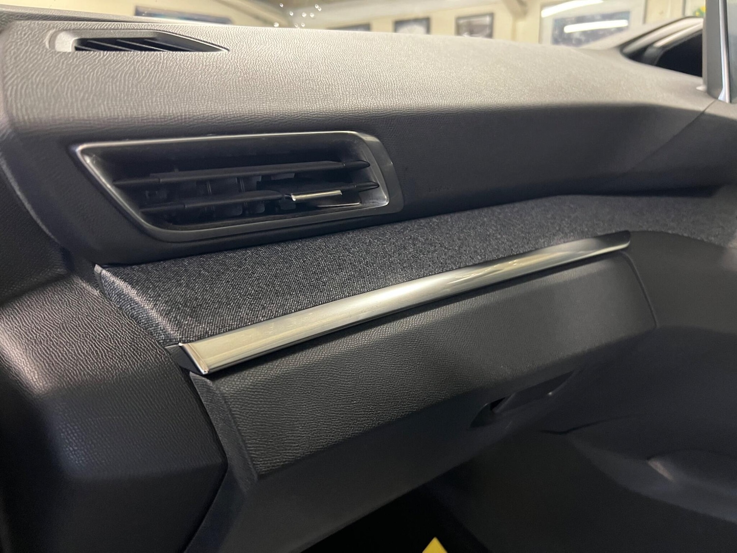 Used Peugeot 3008 2017 for sale - 76976611: Photo 42