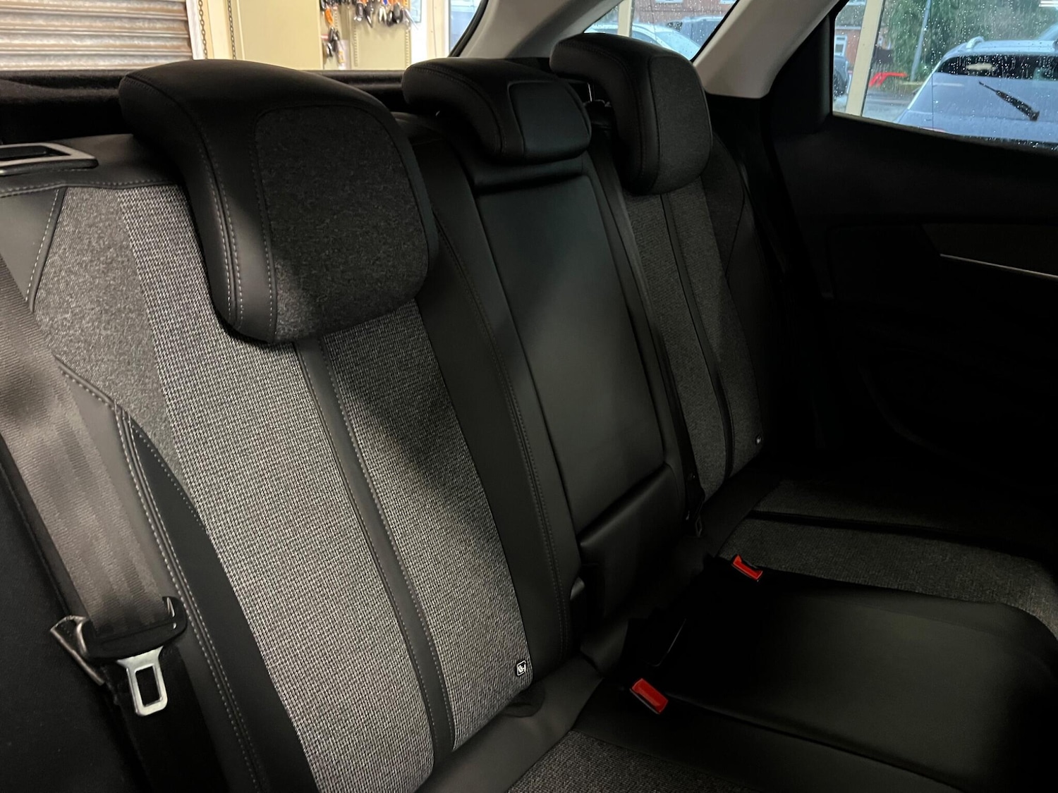 Used Peugeot 3008 2017 for sale - 76976611: Photo 77