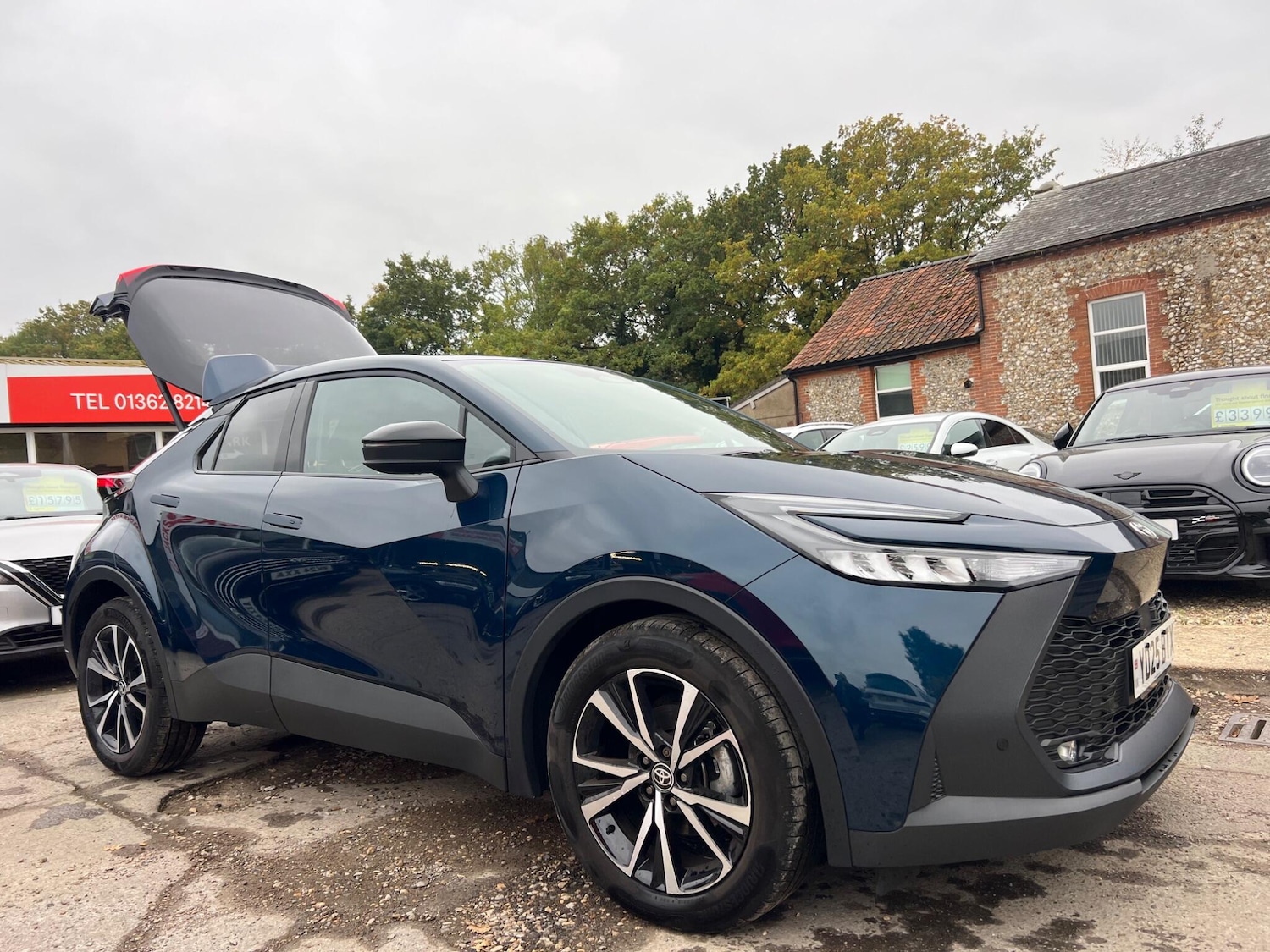 Used Toyota C-HR 2025 for sale - 76239009: Photo 1