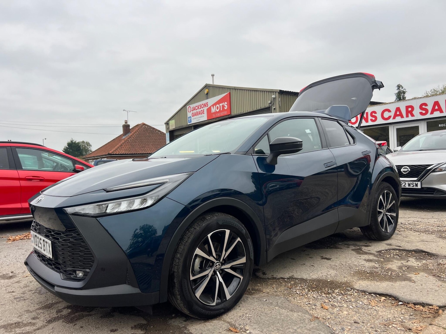 Used Toyota C-HR 2025 for sale - 76239009: Photo 16