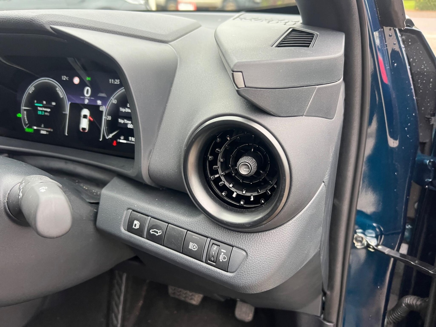 Used Toyota C-HR 2025 for sale - 76239009: Photo 35