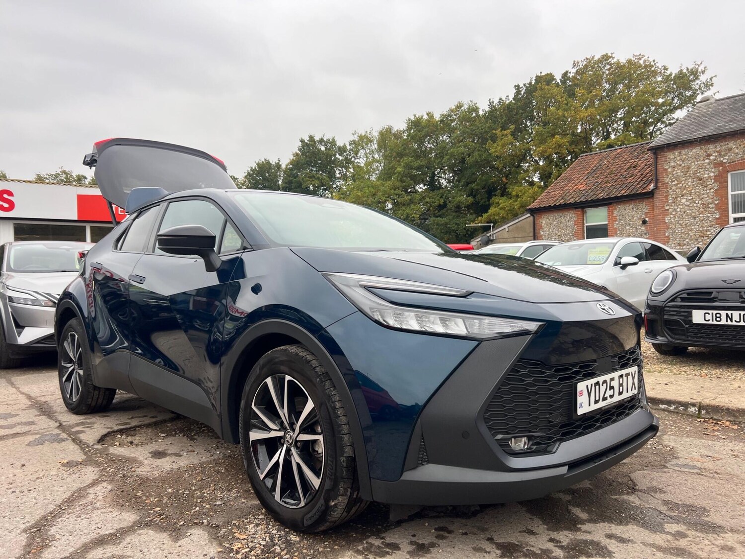 Used Toyota C-HR 2025 for sale - 76239009: Photo 60