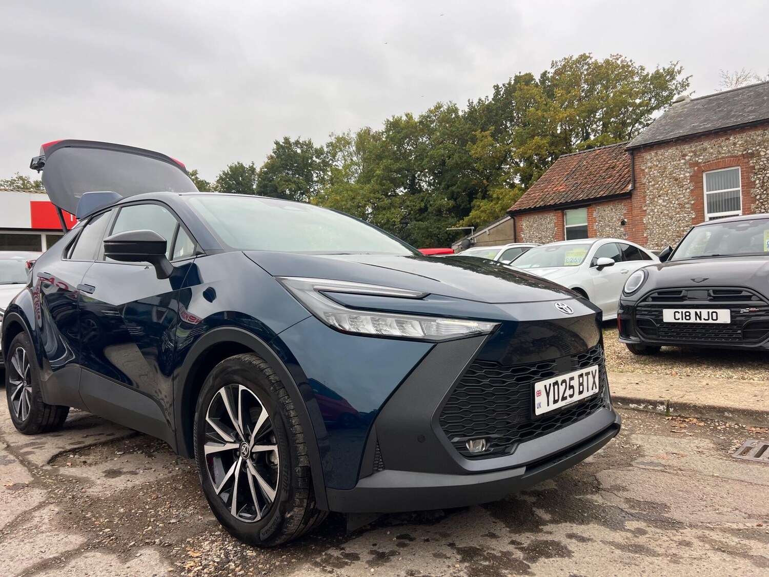Used Toyota C-HR 2025 for sale - 76239009: Photo 61