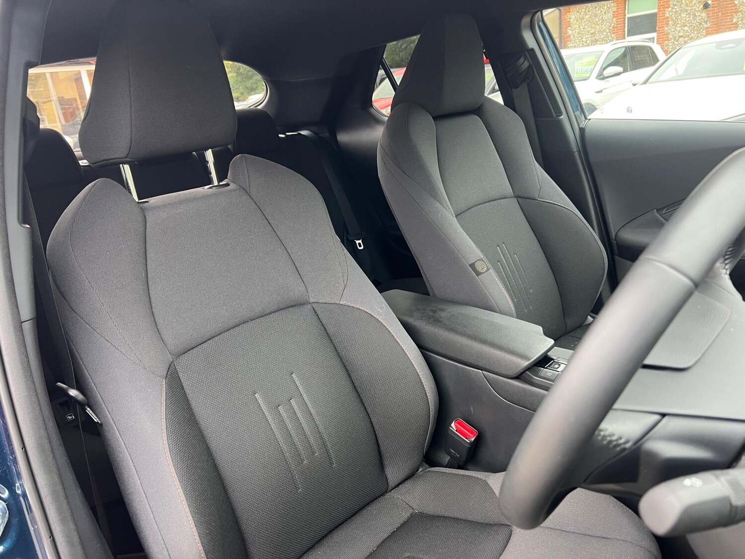 Used Toyota C-HR 2025 for sale - 76239009: Photo 73