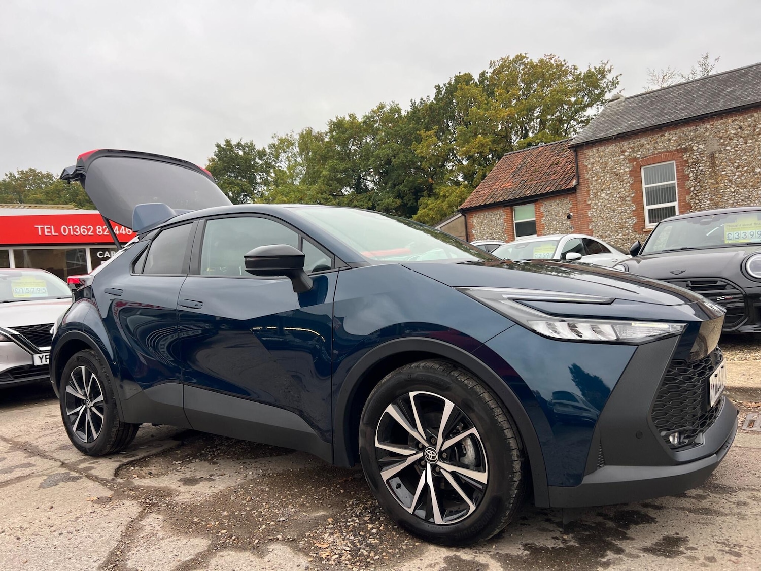 Used Toyota C-HR 2025 for sale - 76239009: Photo 8