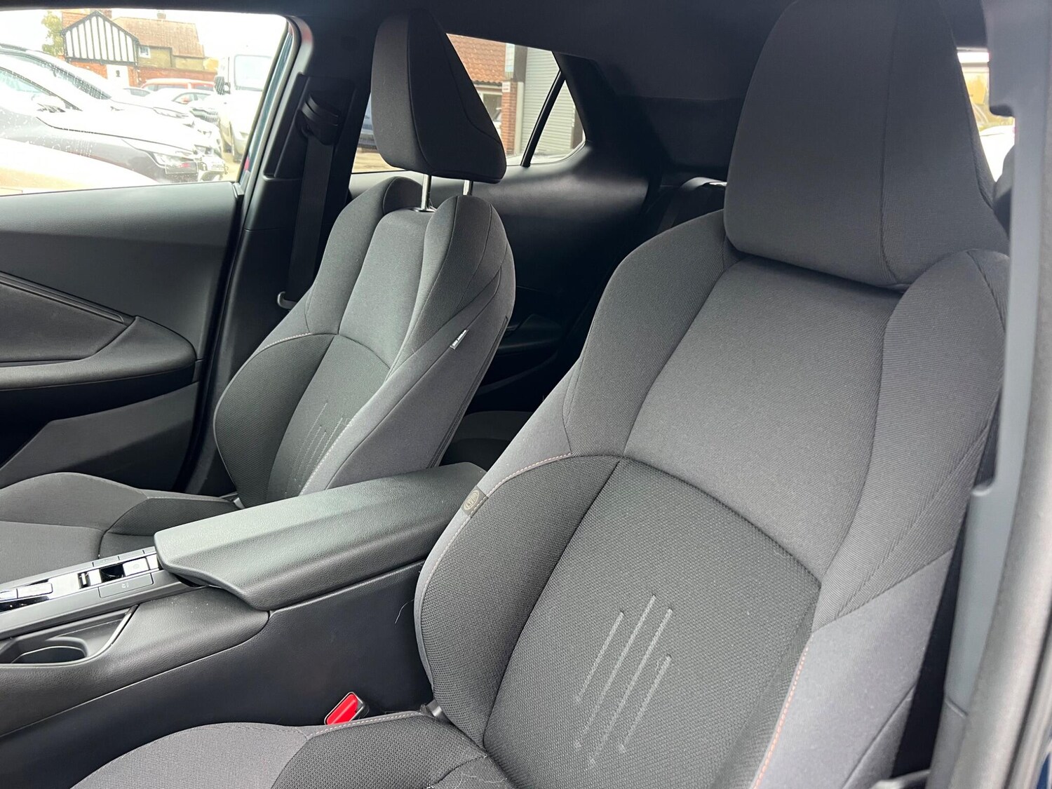 Used Toyota C-HR 2025 for sale - 76239009: Photo 87