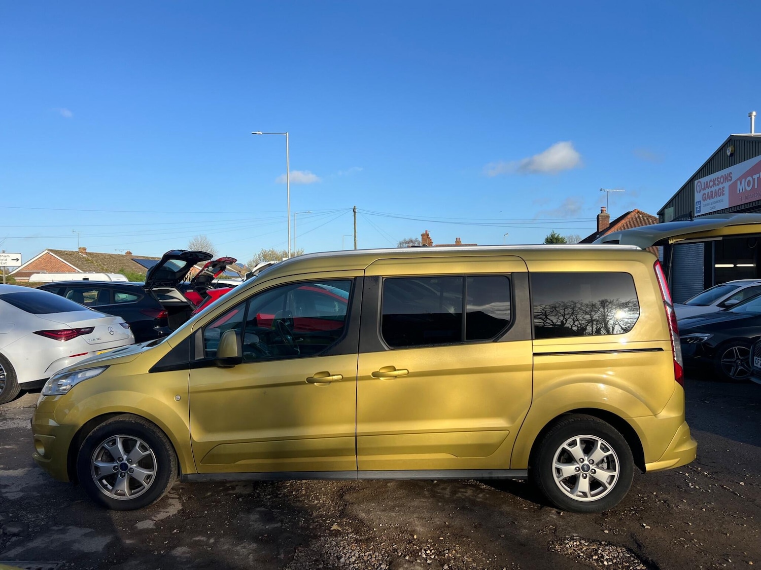 Used Ford Grand Tourneo Connect 2017 for sale - 76728175: Photo 11