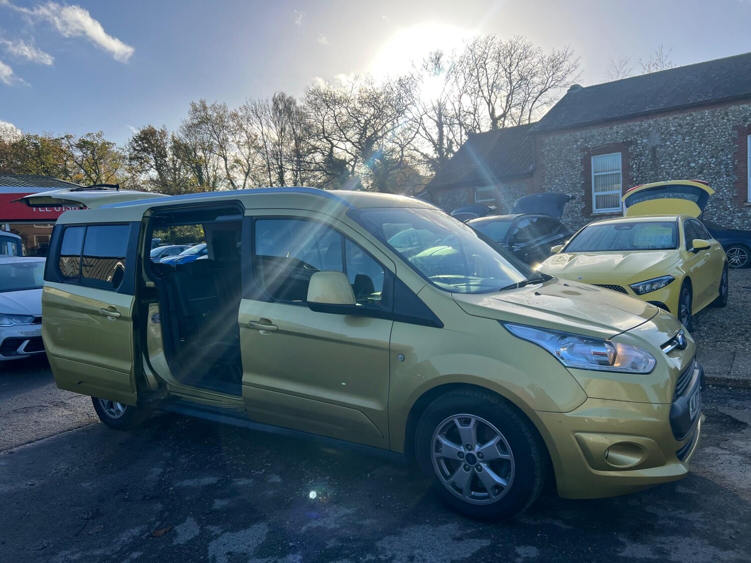 Used Ford Grand Tourneo Connect 2017 for sale - 76728175: Photo 54