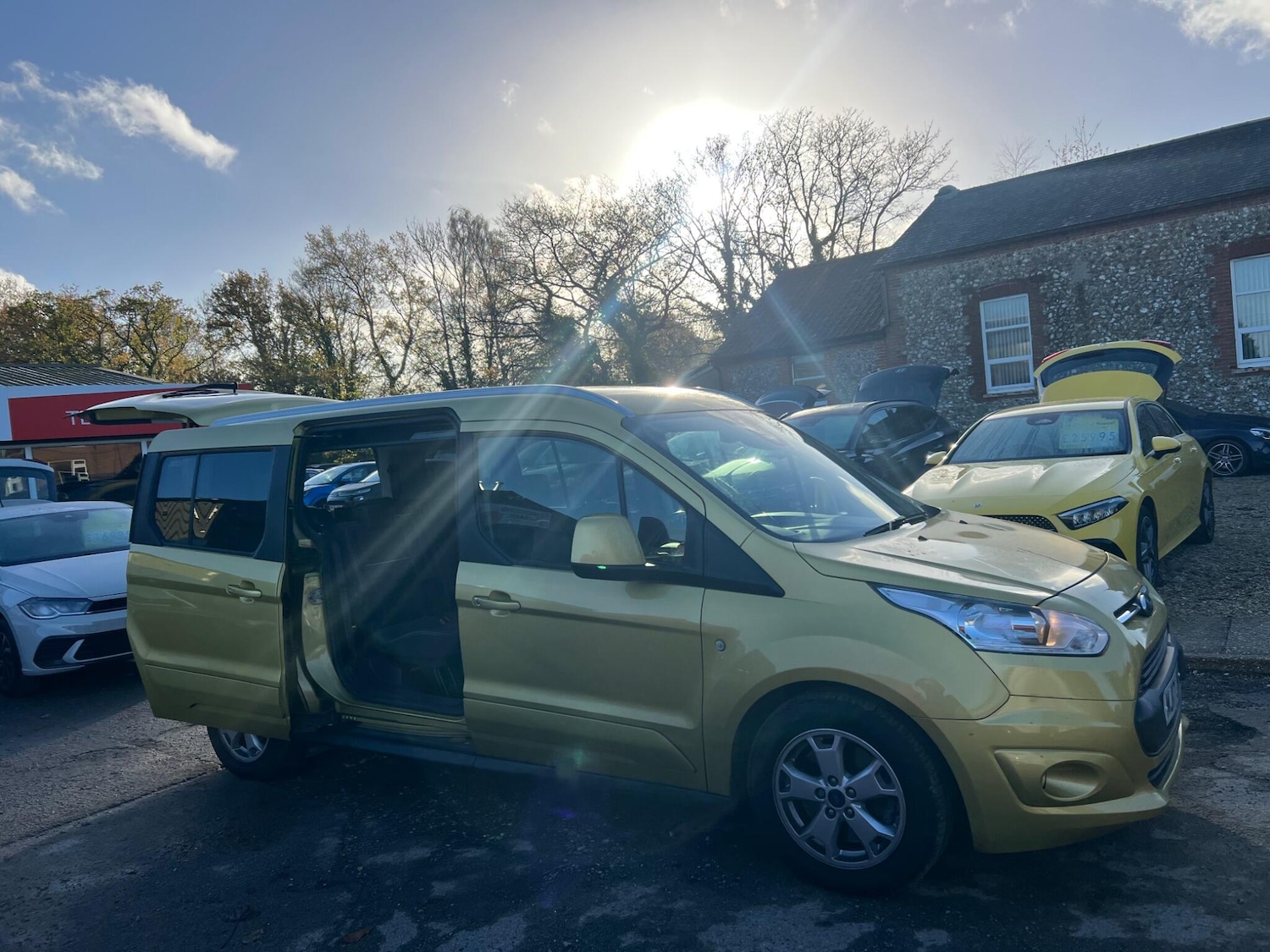 Used Ford Grand Tourneo Connect 2017 for sale - 76728175: Photo 56
