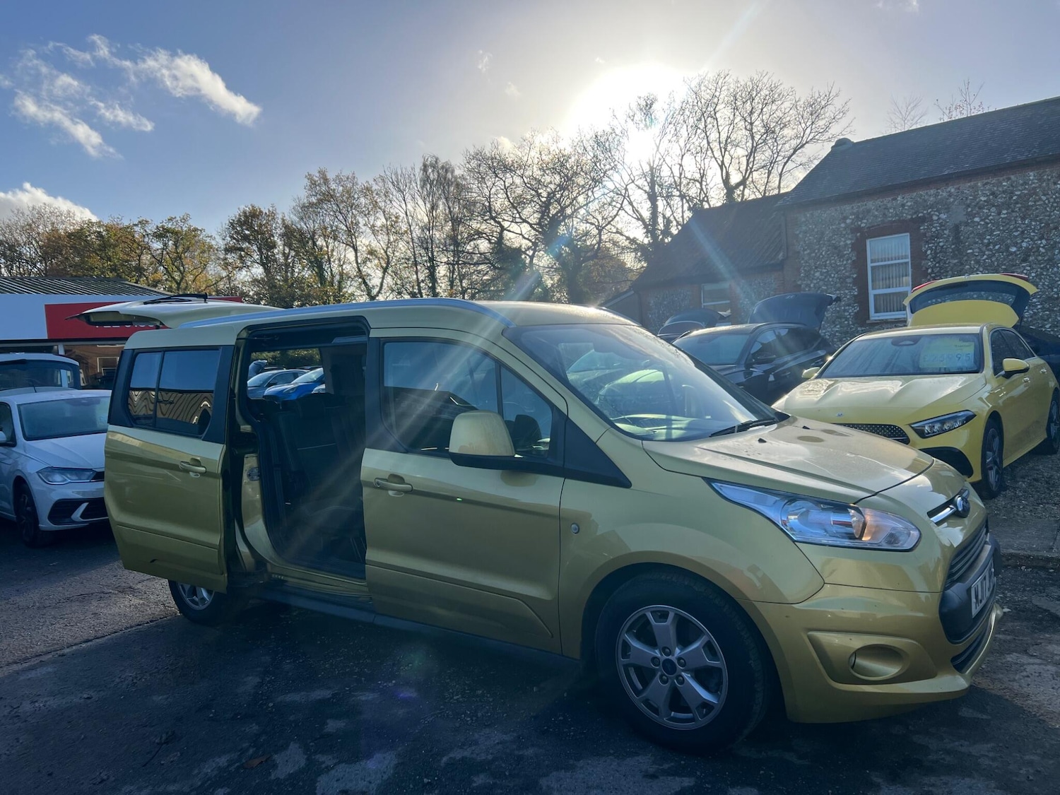 Used Ford Grand Tourneo Connect 2017 for sale - 76728175: Photo 57