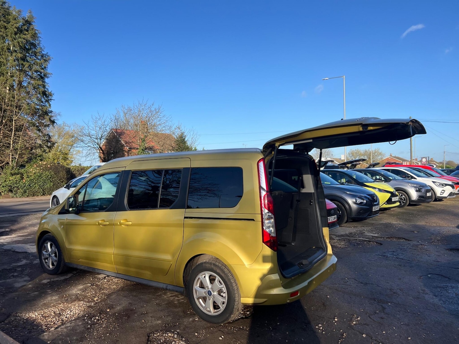 Used Ford Grand Tourneo Connect 2017 for sale - 76728175: Photo 79