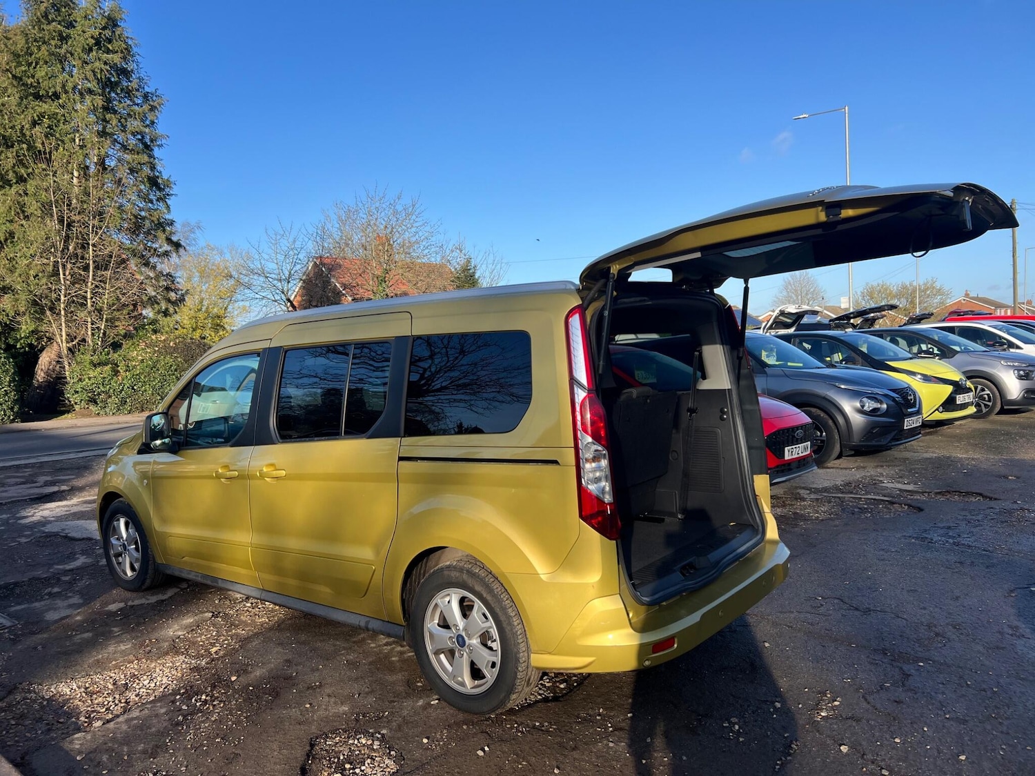 Used Ford Grand Tourneo Connect 2017 for sale - 76728175: Photo 81