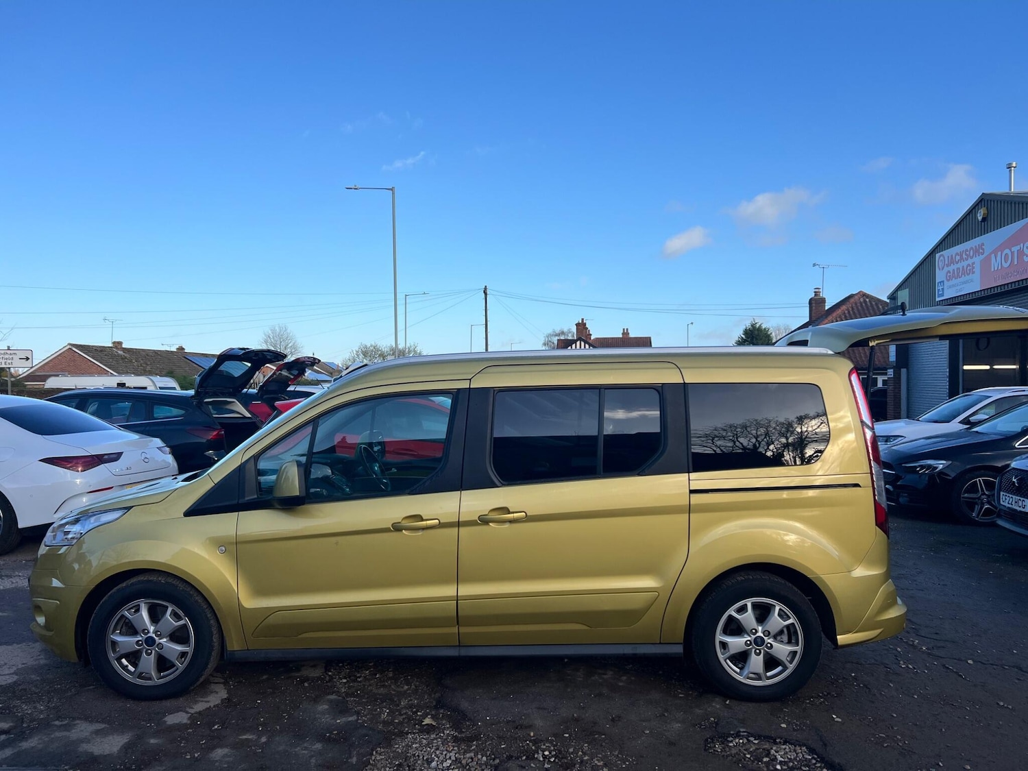 Used Ford Grand Tourneo Connect 2017 for sale - 76728175: Photo 86