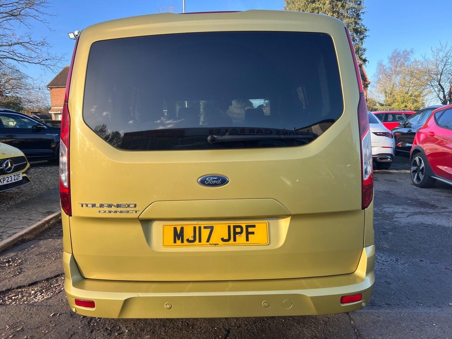 Used Ford Grand Tourneo Connect 2017 for sale - 76728175: Photo 96