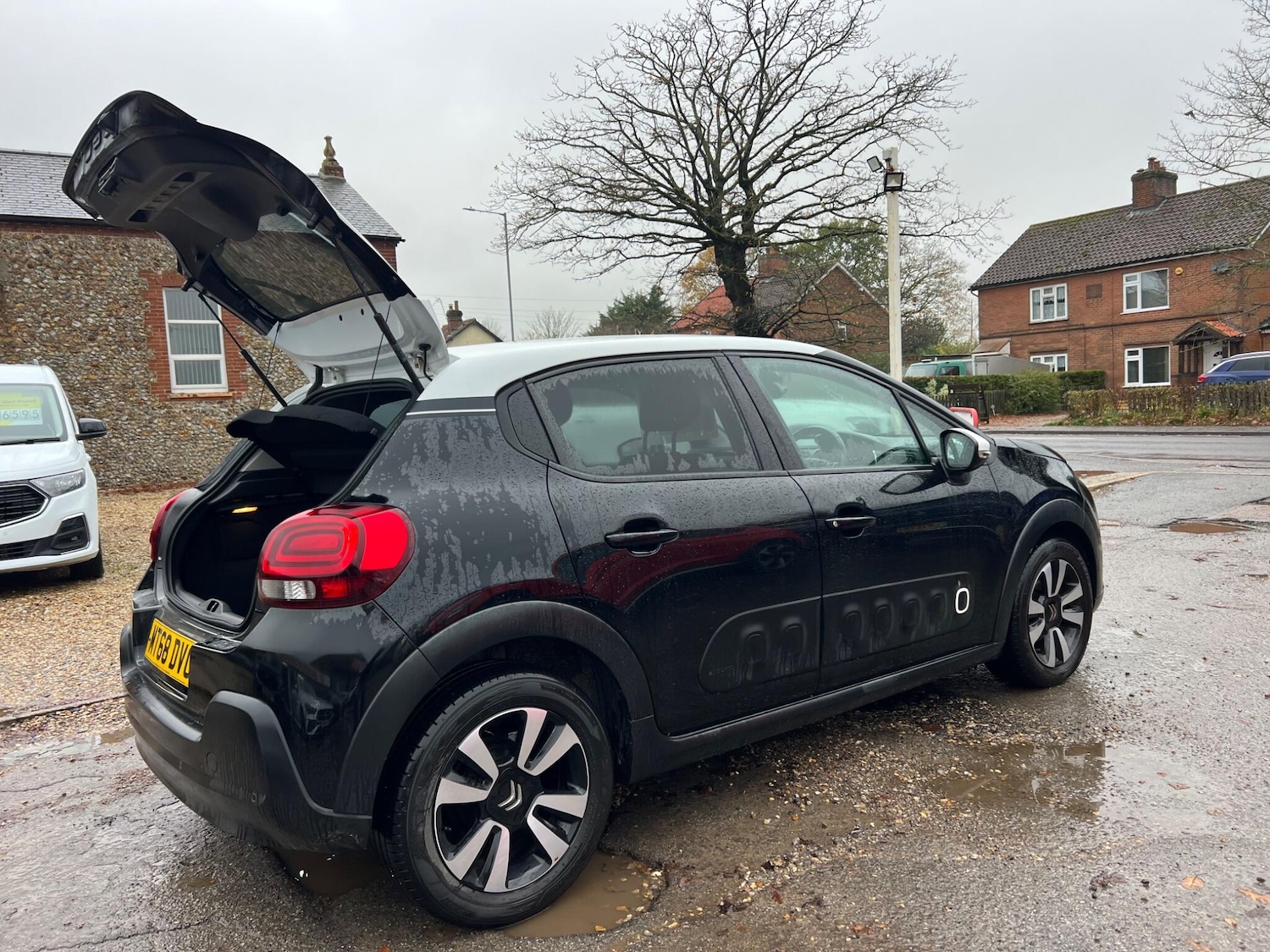 Used Citroen C3 2018 for sale - 76573378: Photo 11