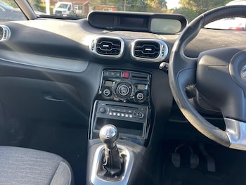 Used Citroen C3 Picasso 2016 for sale - 76032675: Photo