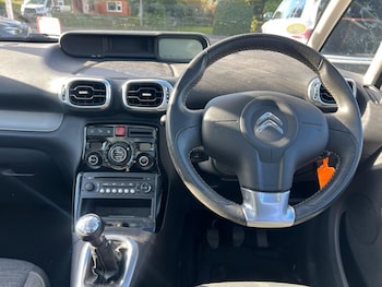 Used Citroen C3 Picasso 2016 for sale - 76032675: Photo